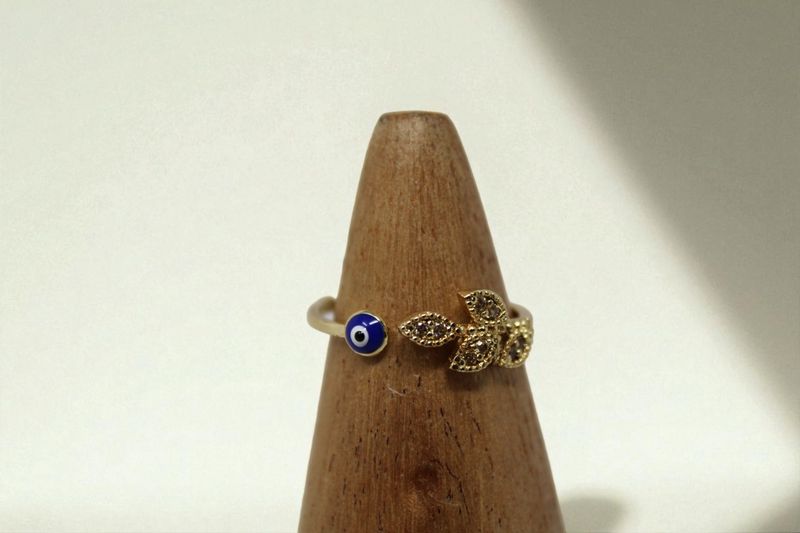 Dainty Leaf Evil Eye Ring