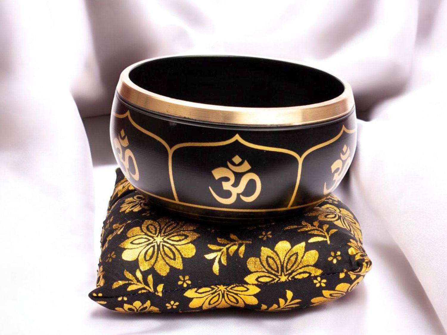 Black OM Singing Bowl 4&quot;