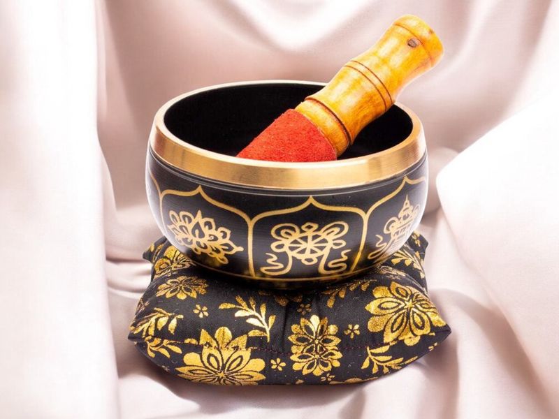 8 Lucky Symbol Singing Bowl 4&quot;