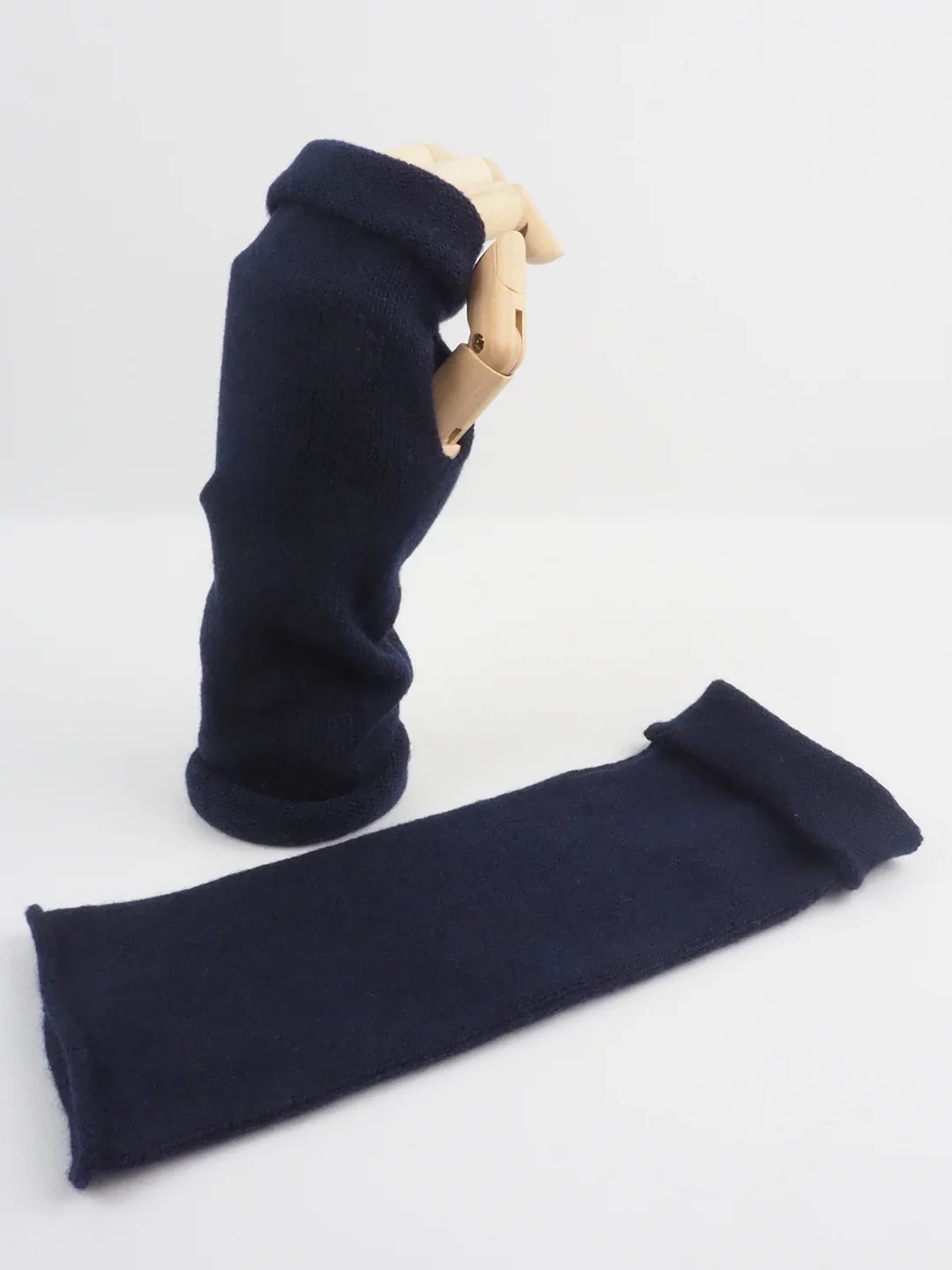 Lushan Gloves