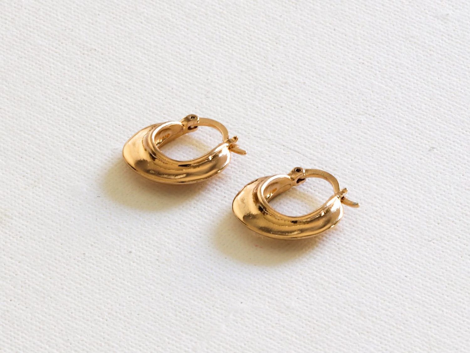 Primrose Fluid Metal Tiny Hoop Earrings, Colour: Gold