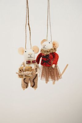Red Coat White Mouse