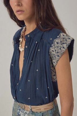 Karina Sleeveless Shirt