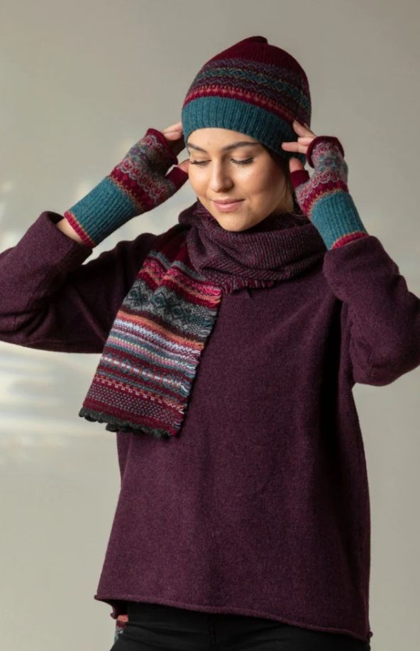 Alloa Beanie, Colour: Velvet