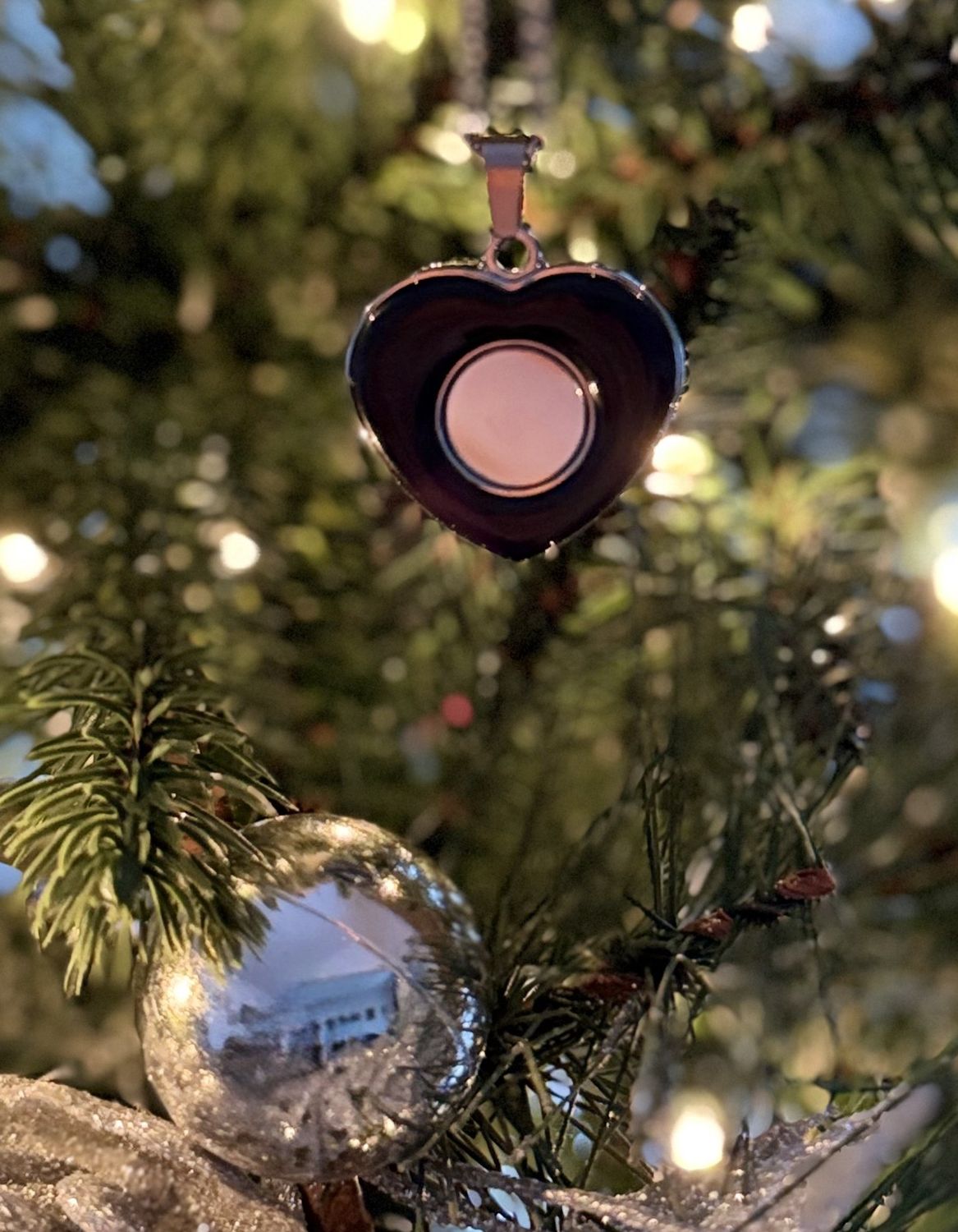Glossy Black Heart Mirror Necklace