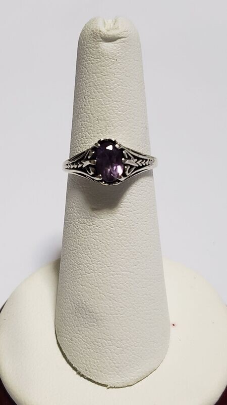 Vintage Hand Engraved Floral Style Sterling Silver Amethyst Filigree Ring Size 6