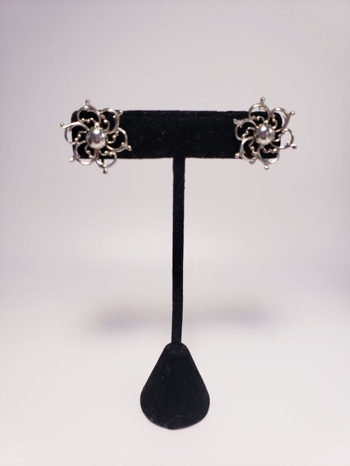 Sterling Silver 3D Floral Open Work Filigree Clip-on Earrings.