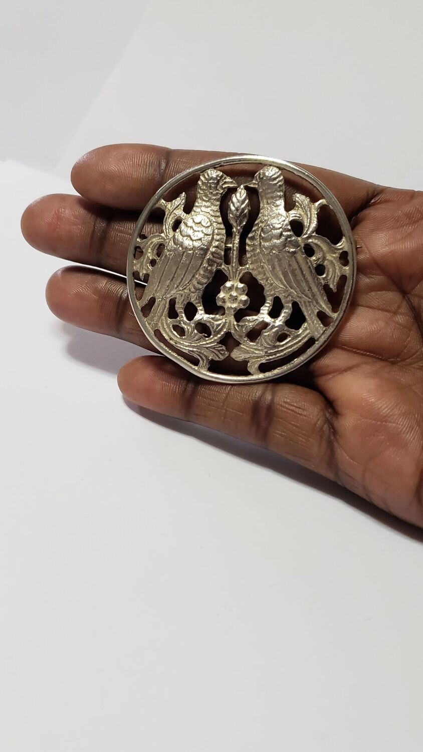 Vintage Estate Sterling Silver Peace Doves Dutch Love Birds Circle Brooch Pin