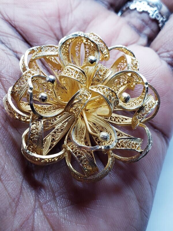Vintage Ribbon Style Floral Filigree Brooch Pin Gold Vermeil over Sterling Silver