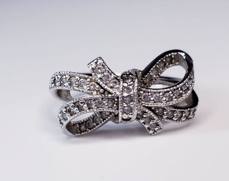 Classic Vintage Sterling Silver Ribbon Style Ring W Cz Size 9
