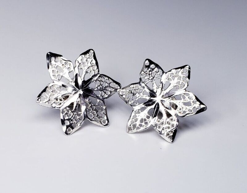 Beautiful Estate Sterling Silver Star Shaped Button Style Filigree Earrings
