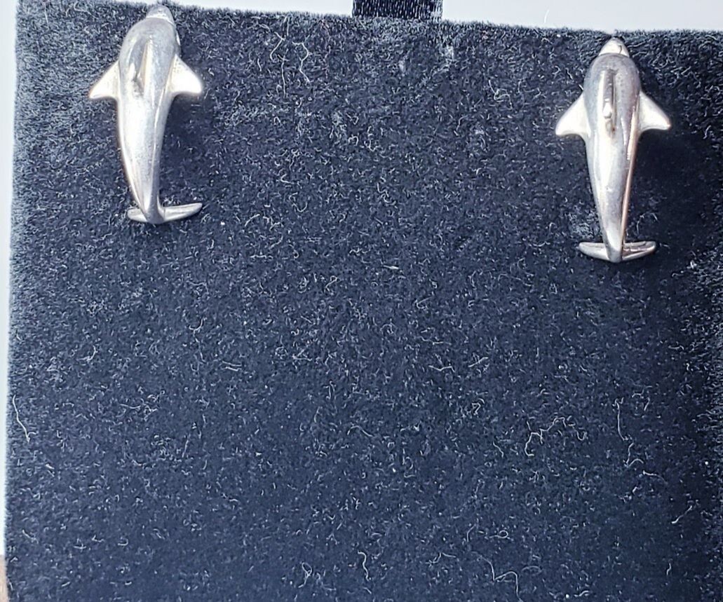 Estate Vintage Sterling Silver 3D Carved Leaping Dolphin Hoop Earrings.