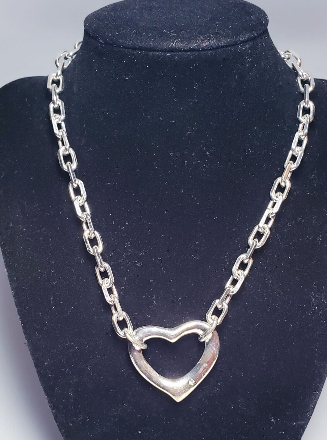 Beautiful Silver Toned Heart Necklace