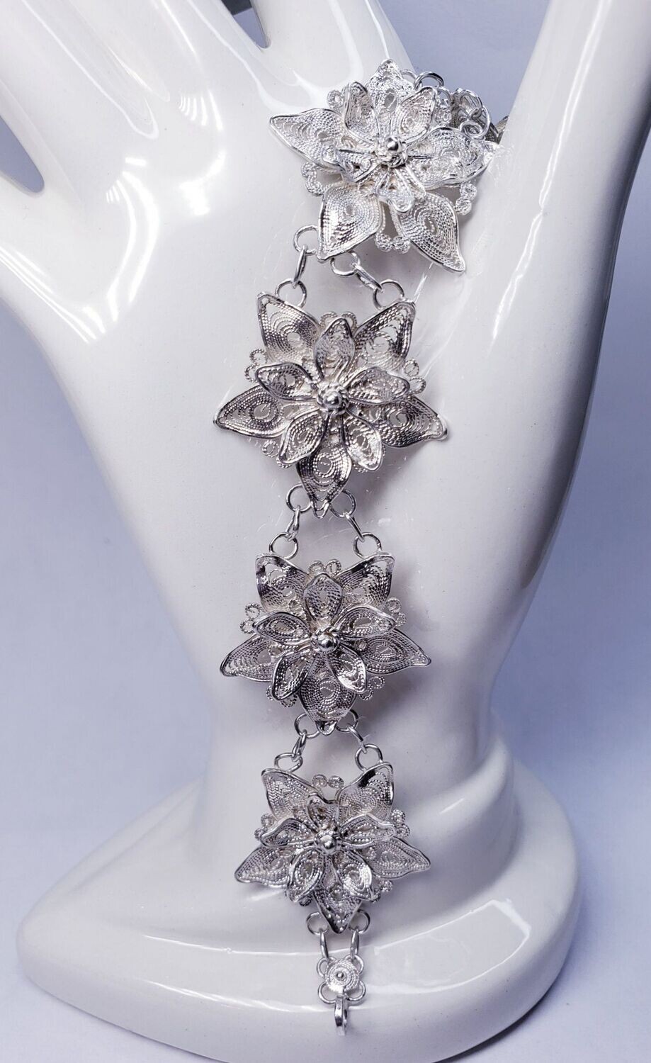 Floral Style Filigree Sterling Silver Bracelet 8" Long.