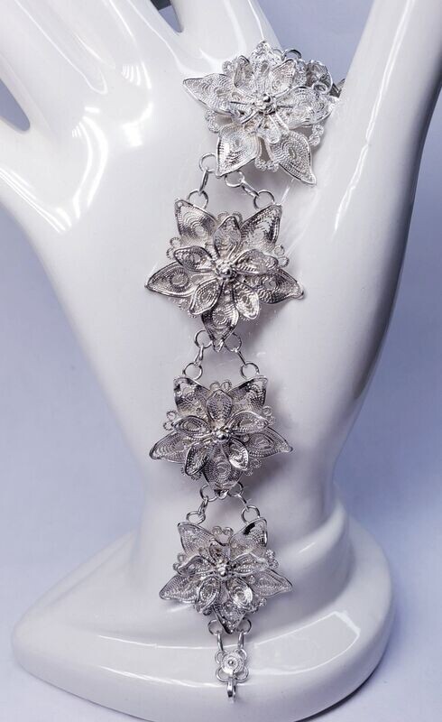 Floral Style Filigree Sterling Silver Bracelet 8" Long.