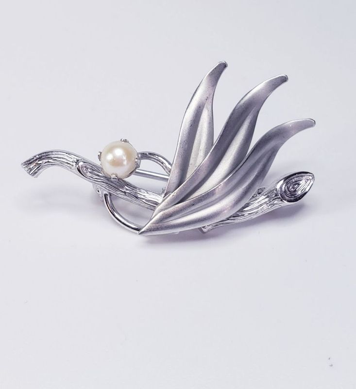 Modernist Dixelle Floral Pearl Brooch Pin