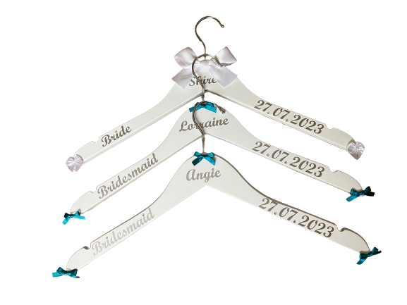 Wedding Hangers|Beautifully customised for your Big Day