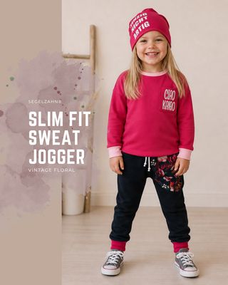 Mitwachshose Mädchen Dunkelblau | Sweat Hose Kinder | Baby Jogginghose | Slim Fit Hose | Blumen Vintage Tasche | Handmade Kinderkleidung Mädchen Sweat Hose Dunkelblau mit floraler Vintage Seitentasche – handgemachte Mitwachshose aus Sweat