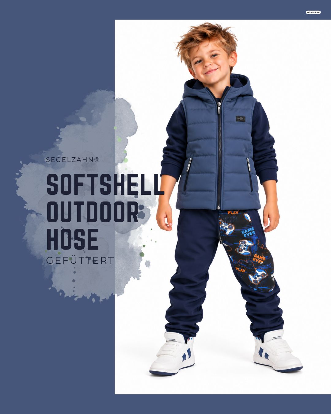Gefütterte Kinder Softshellhose in Blau mit Gaming Motiv | warme Outdoorhose für Jungen zum Mitwachsen | Fleece Dunkelblaue gefütterte Softshell-Outdoorhose für Kinder mit auffälligem Gaming-Print, PLAY- und GAME-OVER-Motiven
