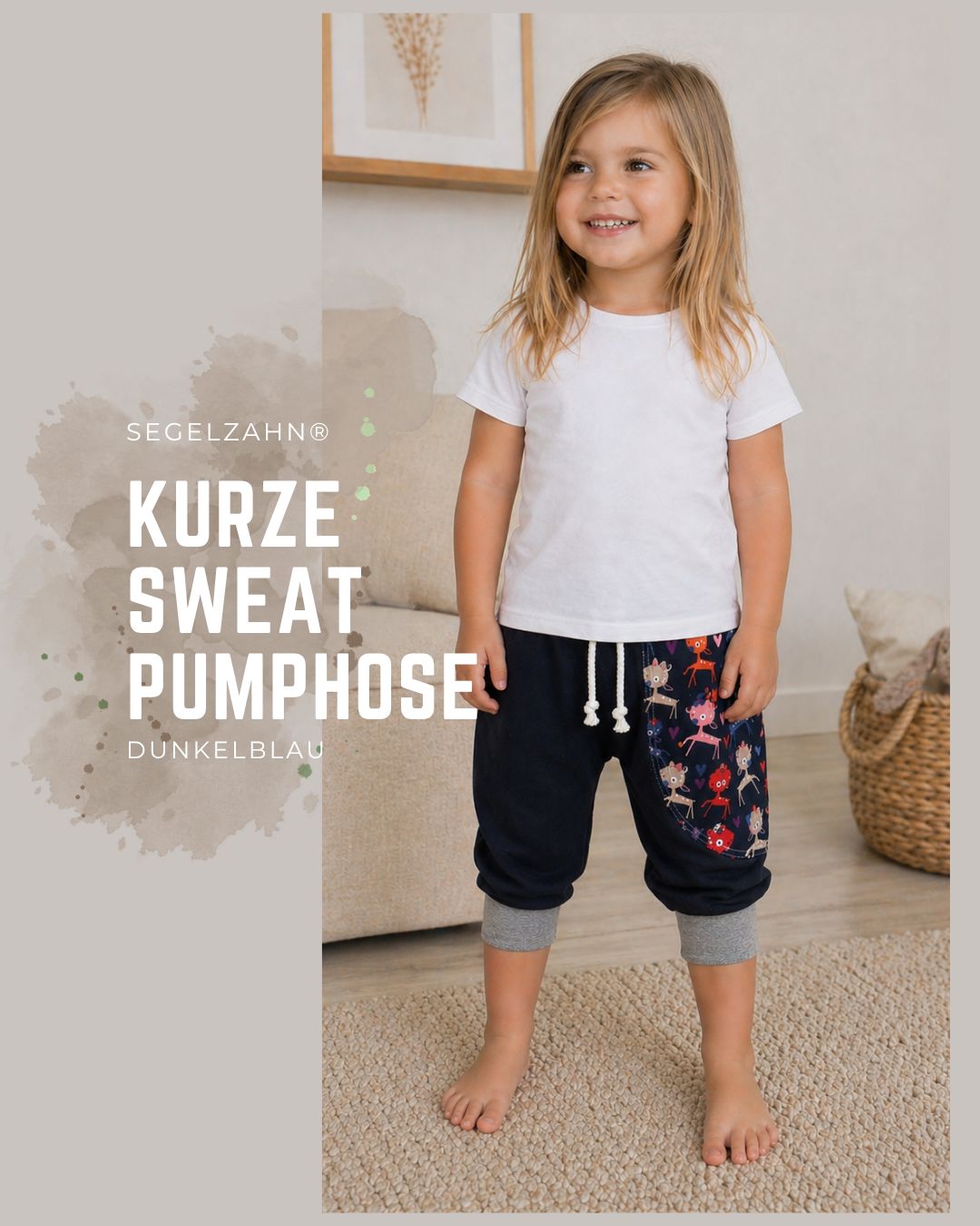 3/4 Pumphose Mädchen Dunkelblau mit Rehen | Sommerhose Kinder | Kurze Sweat Pumphose | 3/4 Pumphose für Mädchen in Dunkelblau mit süßem Reh-Motiv auf der Seitentasche und hellgrauen Softbündchen