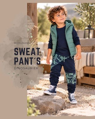 Kinder Sweat Hose Dinosaurier | Jogginghose Dunkelblau Jungen | Mitwachshose | Slim Fit Jogger | Waldkindergarten Dunkelblaue Kinder-Sweathose mit Dinosaurier-Motiv in Old Mint, Slim Fit und weichen Bündchen