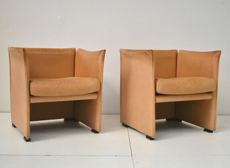 Coppia di poltrone design di Mario Bellini produzione Cassina anni Settanta
