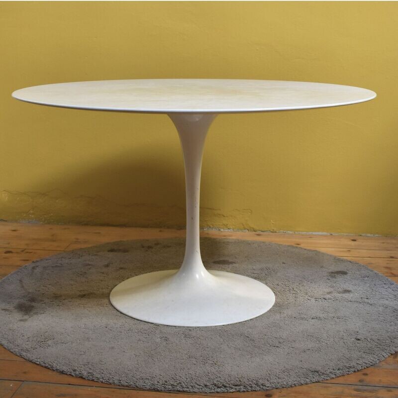 Tavolo Tulip vintage anni'70, design by Eero Saarinen per Knoll