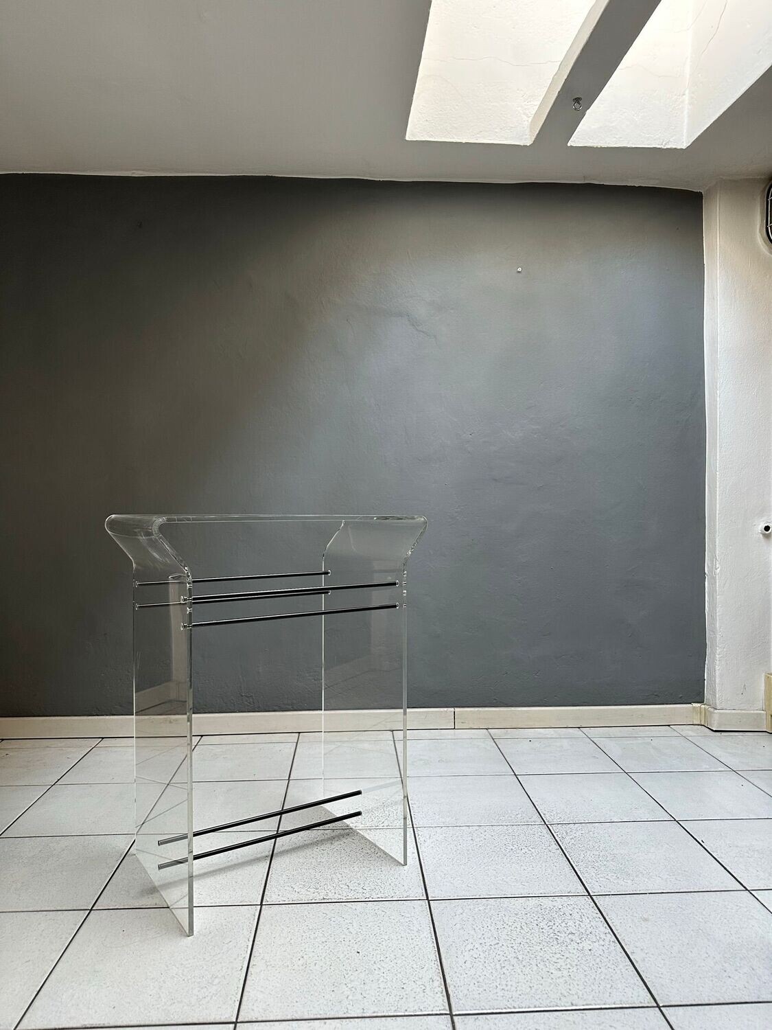 Consolle in plexiglass, manifattura Italiana anni'70