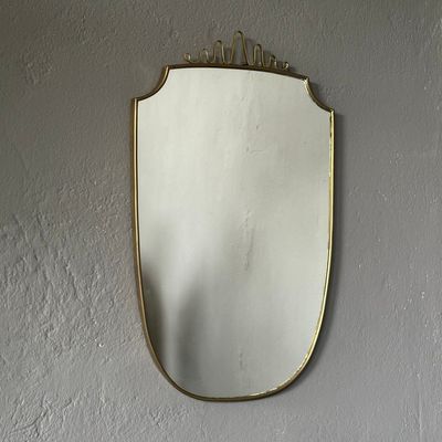 Specchio anni Cinquanta, manifattura Italiana, cornice e decoro in ottone