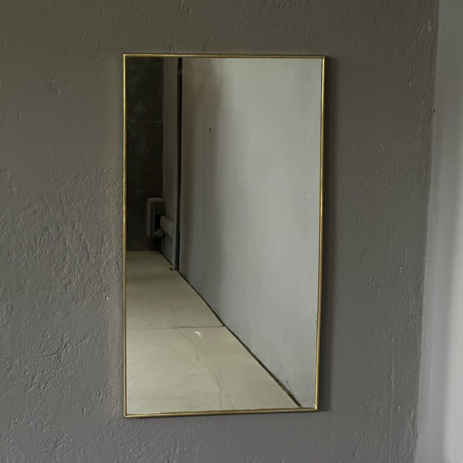Specchio rettangolare con cornice in ottone anni'60