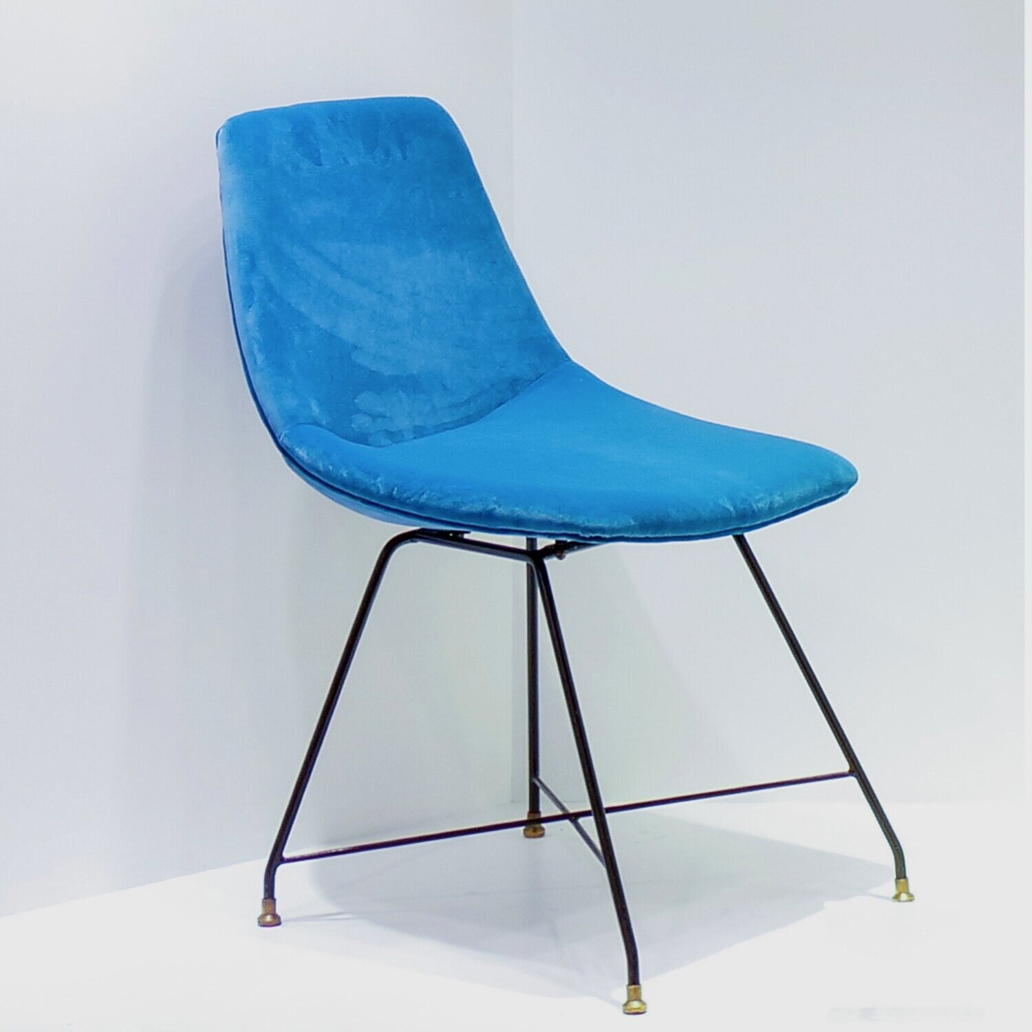 Sedia vintage anni '50, realizzate da Saporiti Italia, su design di Augusto Bozzi Sedia vintage anni '50, realizzate da Saporiti Italia, su design di Augusto Bozzi