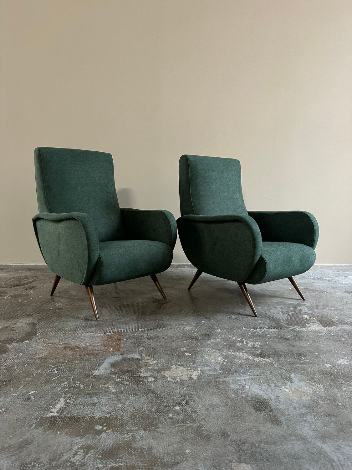 Coppia di poltrone anni Sessanta, manifattura Italiana Coppia di poltrone anni Sessanta, manifattura Italiana