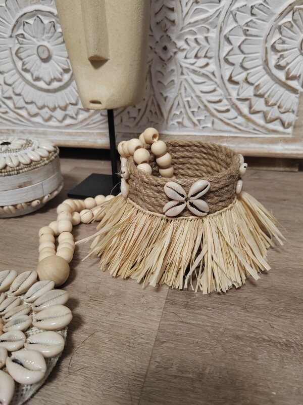 CESTA con flecos de Rafia y conchas