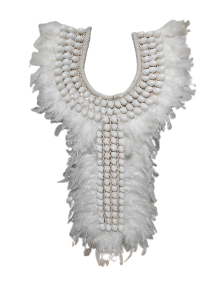COLLAR PAPÚA de plumas y concha blanca largo