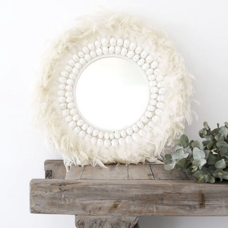 COLLAR PAPÚA de conchas blancas y plumas | varios colores y tamaños