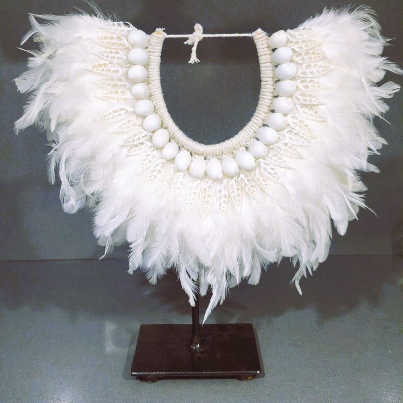 COLLAR PAPÚA de plumas y conchas de Papúa