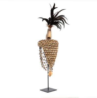 El sombrero de concha en soporte - Negro natural