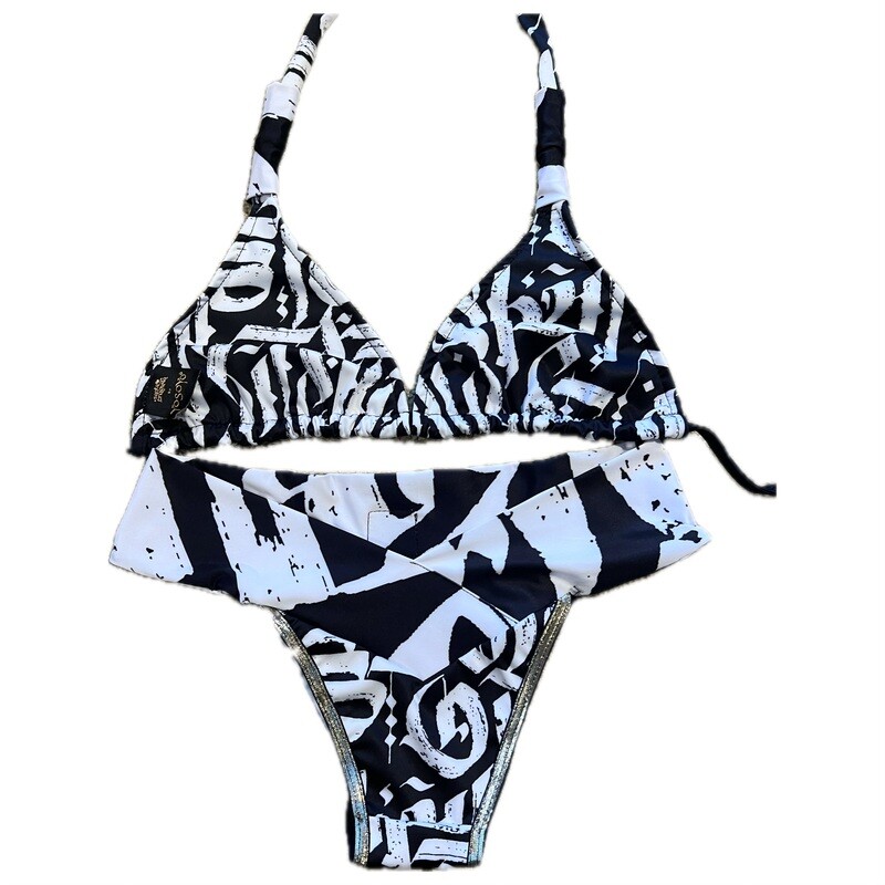 Conjunto Bikini CROSS BRAZIL + triángulo “Between palace and Gettho”
