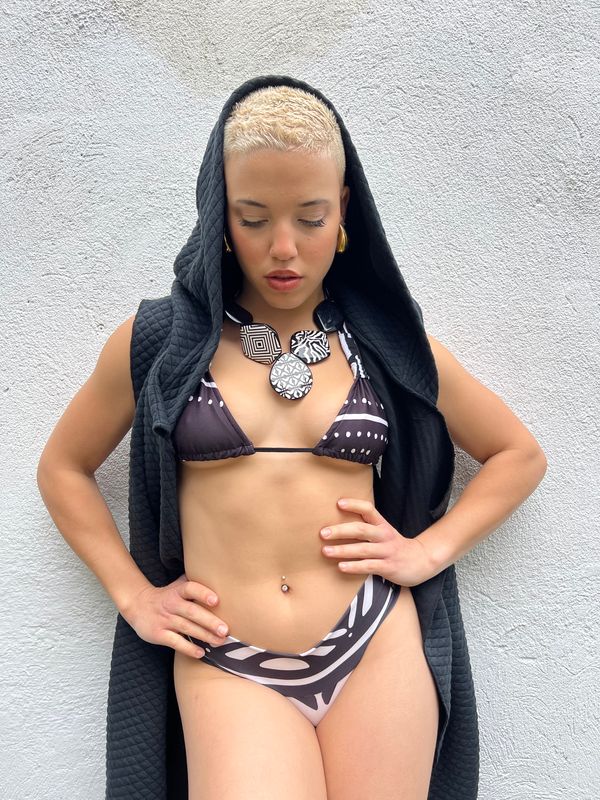 Conjunto BRAZIL + TRIÁNGULO “white bogo black ”