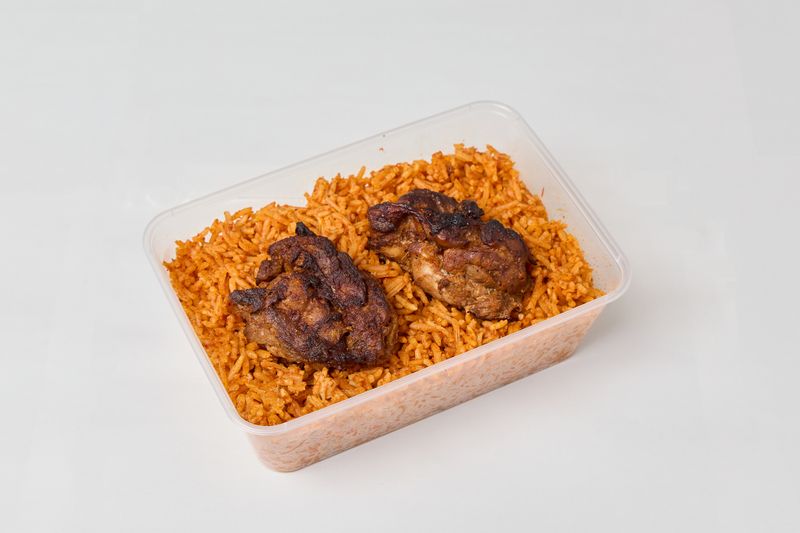 SPICY JERK CHICKEN with JOLLOF RICEスパイシージャークチキンとジョロフライス