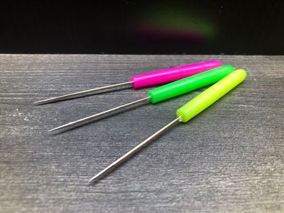 12cm Stech Werkzeug Lochpieker für Filmdosen div. farben
