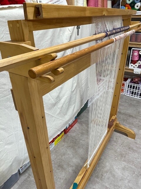 Upright floor model Tapestry loom