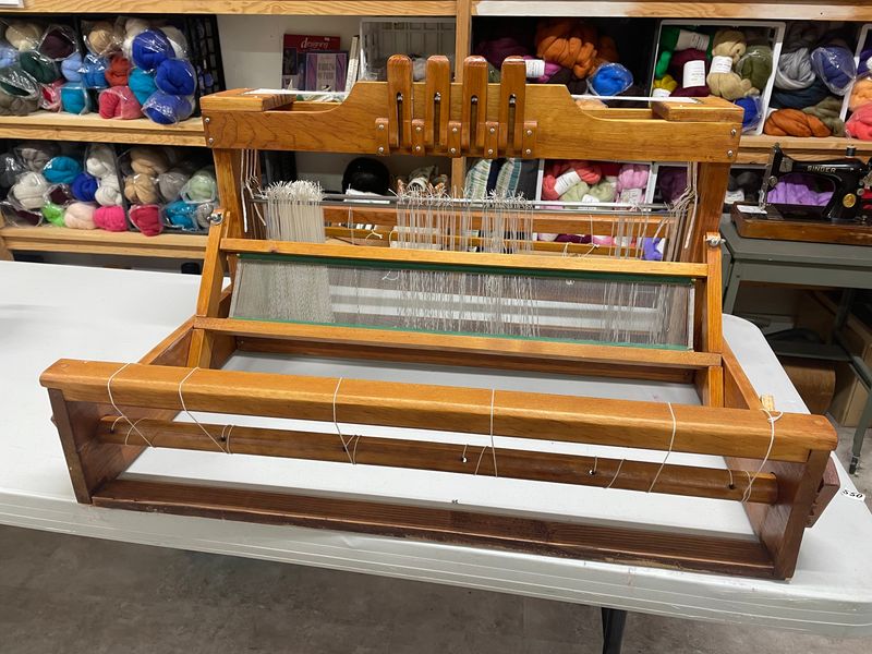 27" Weaving loom - 4 shaft