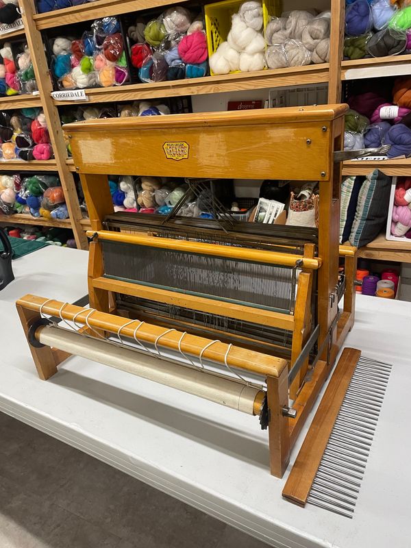 4-Shaft Leclerc Weaving loom - used