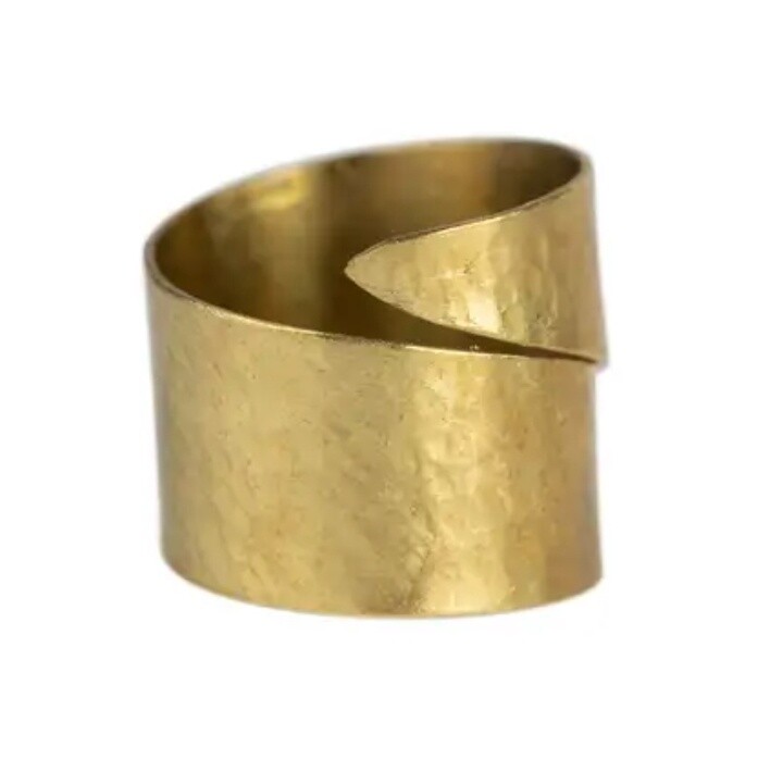 Hammered Wrap Ring .75w brass