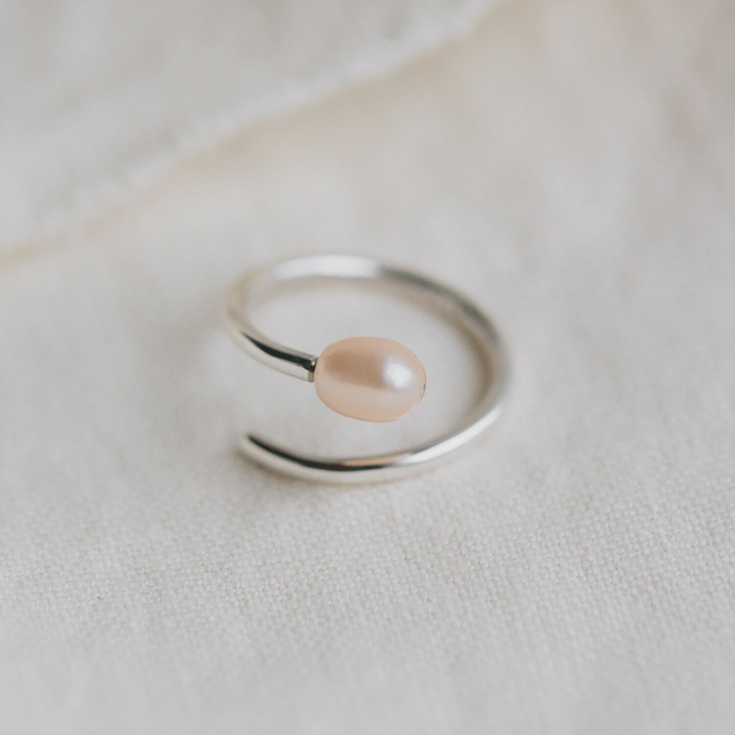 Ati Pearl Swirl Silver Ring