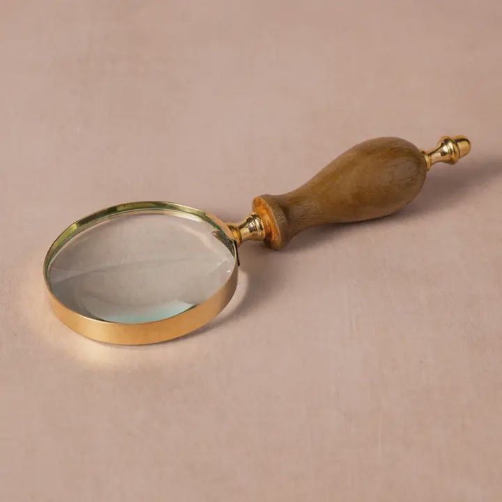 Pakadana Magnifying Glass