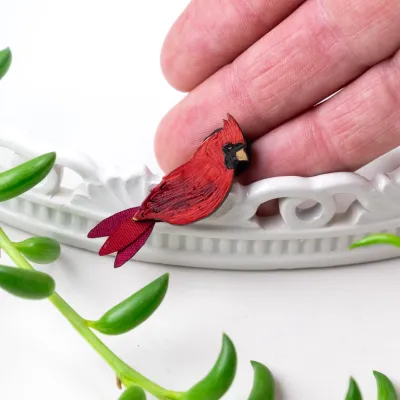 Cardinal Brooch Sm