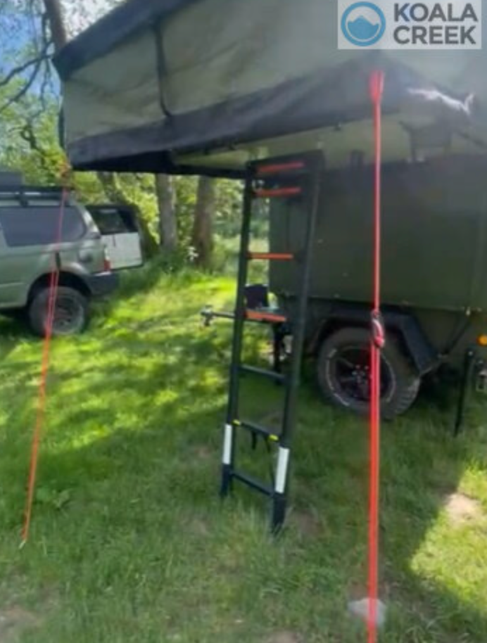 KOALA CREEK® daktent zwarte telescoopladder zelfinschuivend - 260 cm lang met schuine treden!