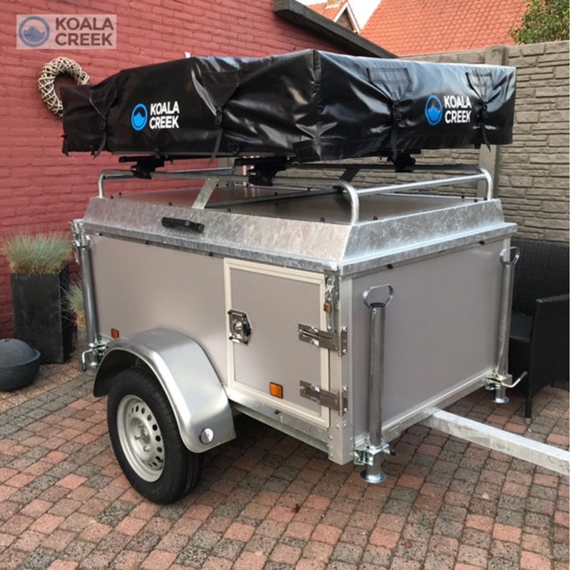 KOALA CREEK® DAKTENT COVER – HOES ZWART 190 CM. MET 8 NYLON GESPEN.